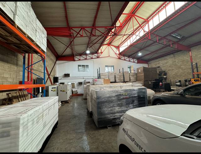 1,087M² WAREHOUSE TO LET IN JET PARK